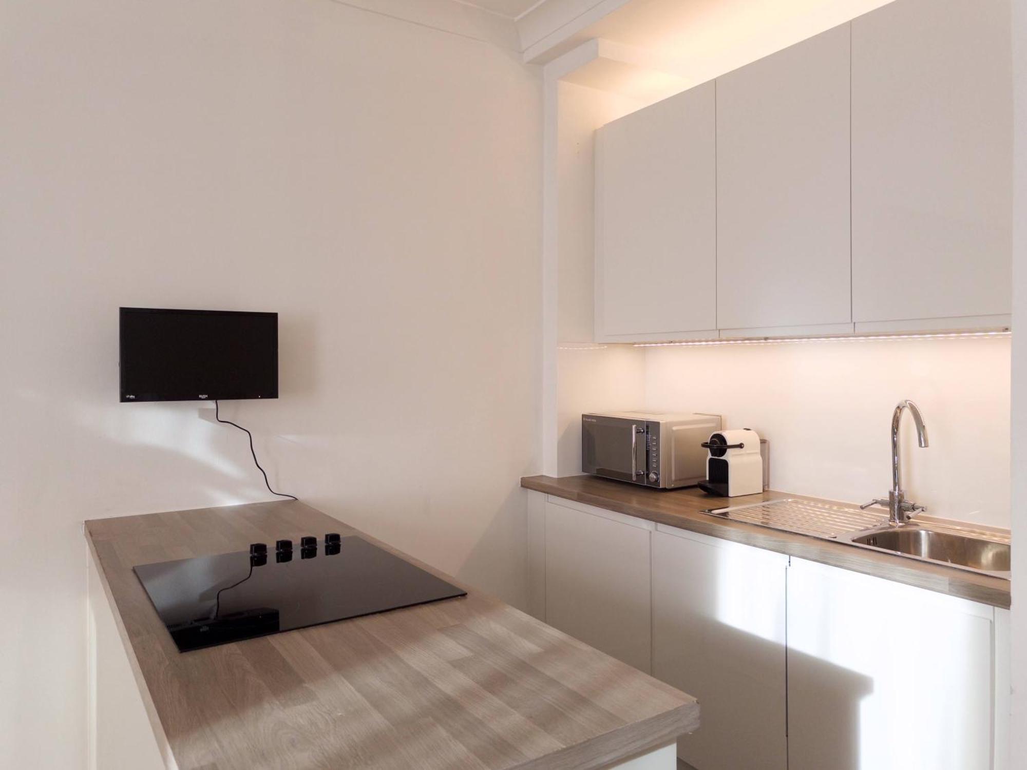 Tranquil Oasis W 100Inch Cinema & Hammock, By The Design Traveller Apartment London Ngoại thất bức ảnh